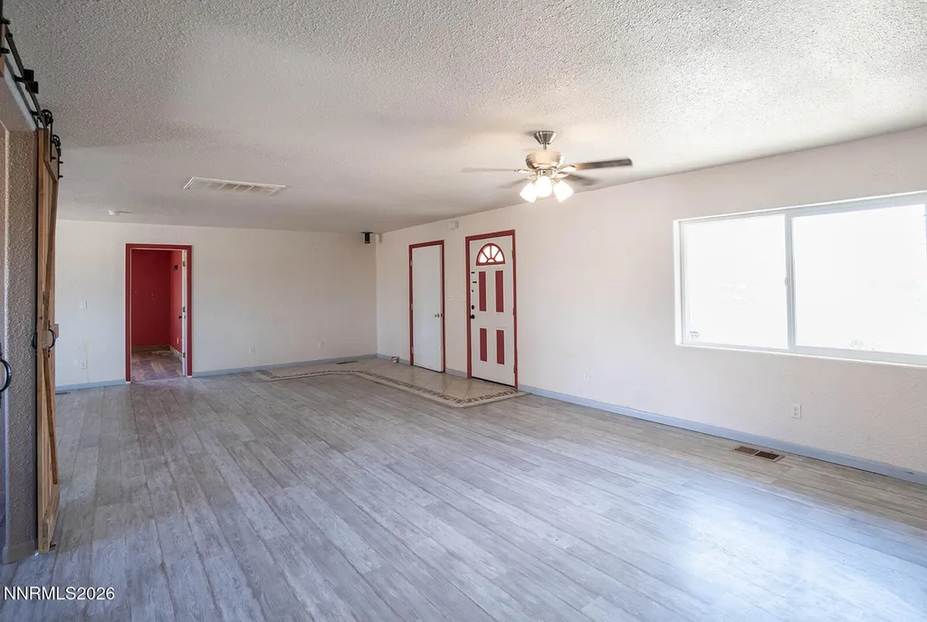 2 Pinehurst Yerington NV 89447