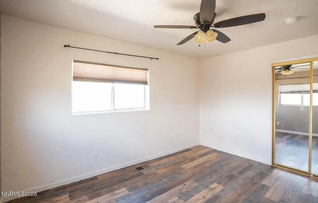2 Pinehurst Yerington NV 89447