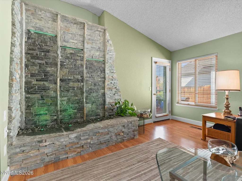4572 Creekside Reno NV 89502