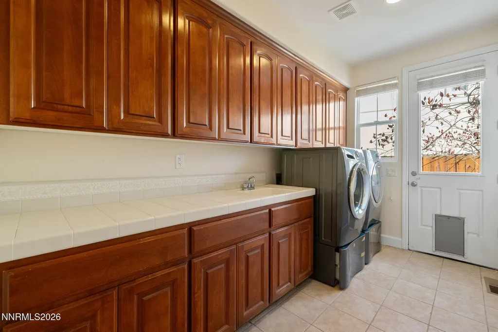 2983 Roundrock Reno NV 89511