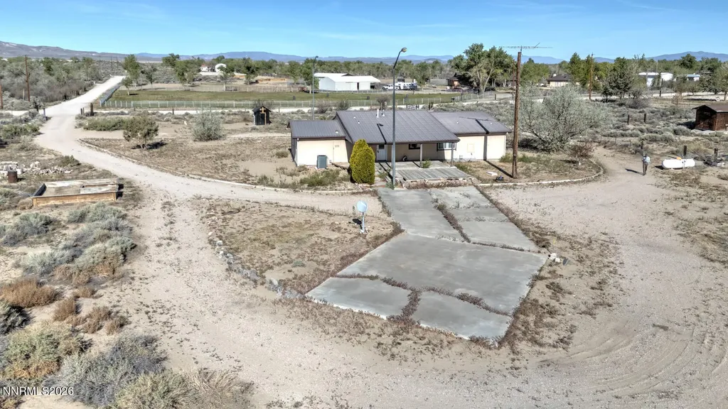 3837 Boyer Fallon NV 89406