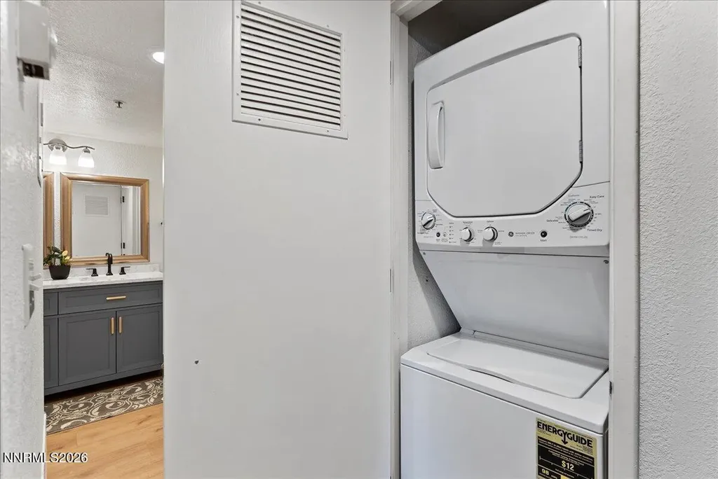3095 Lakeside Reno NV 89509
