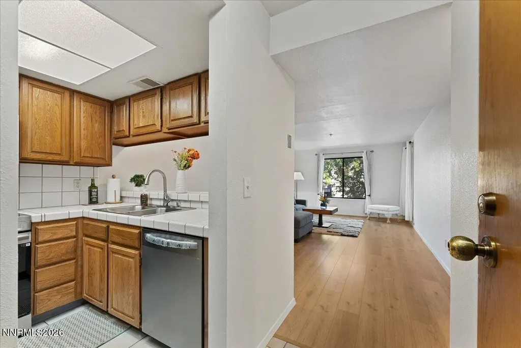 3095 Lakeside Reno NV 89509