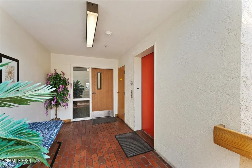 3095 Lakeside Reno NV 89509