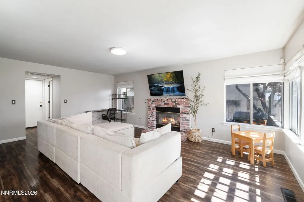 1025 Country Ridge Sparks NV 89434