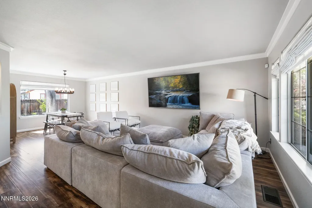 1025 Country Ridge Sparks NV 89434