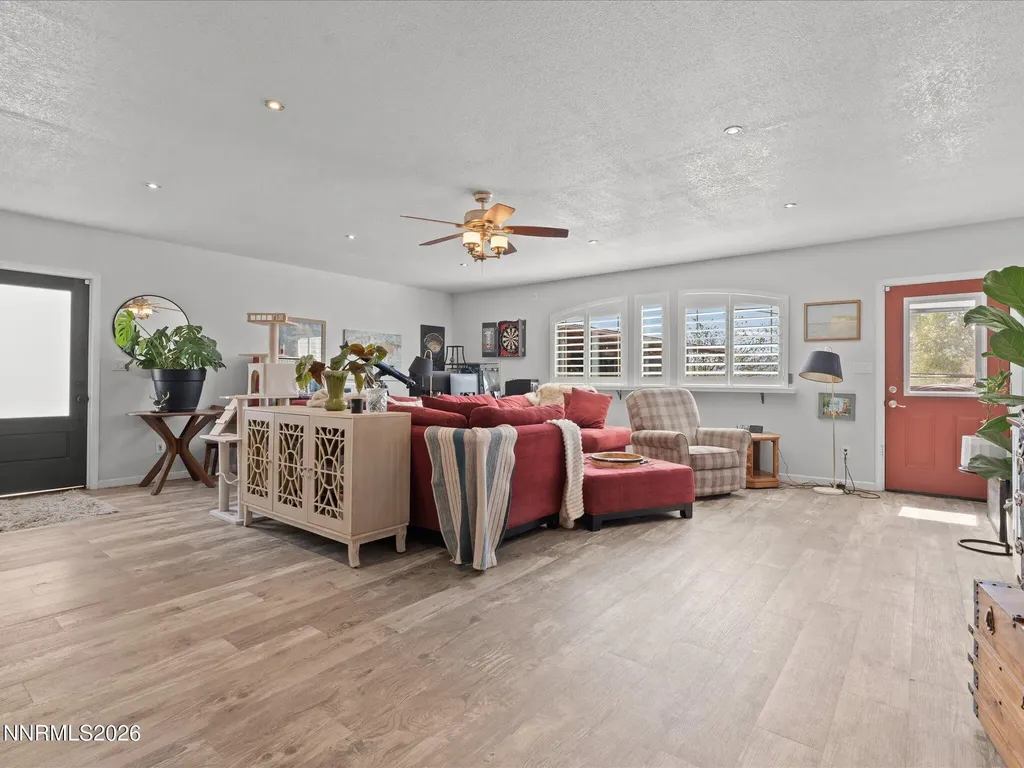 2530 Henning Minden NV 89423