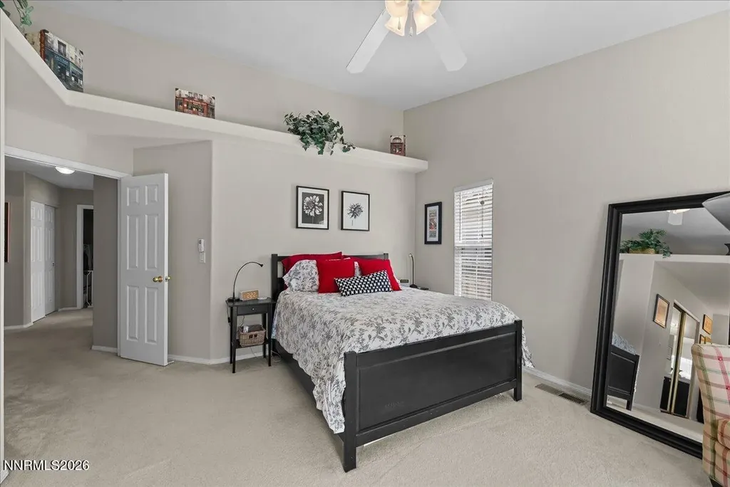 1053 Turtledove Sparks NV 89441