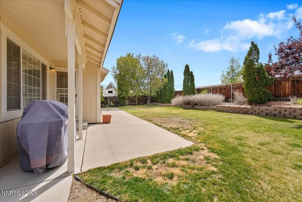 1053 Turtledove Sparks NV 89441