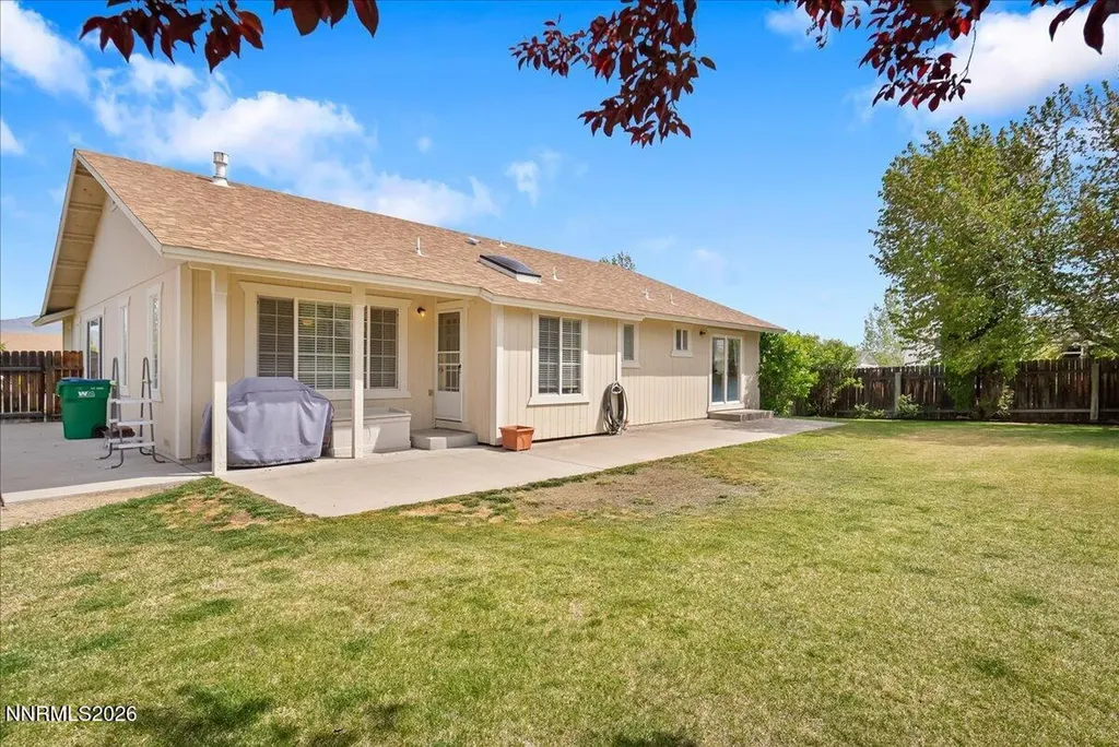 1053 Turtledove Sparks NV 89441