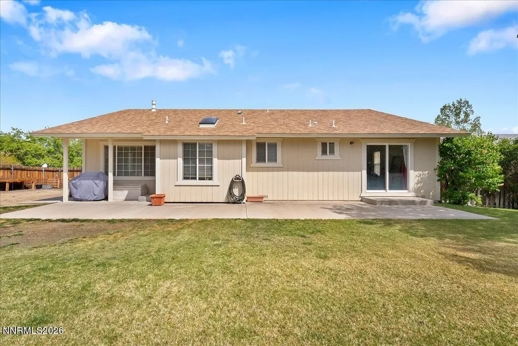 1053 Turtledove Sparks NV 89441