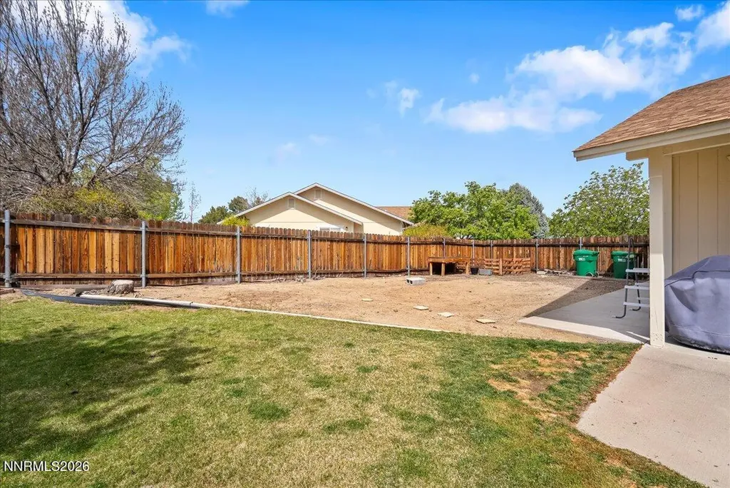 1053 Turtledove Sparks NV 89441