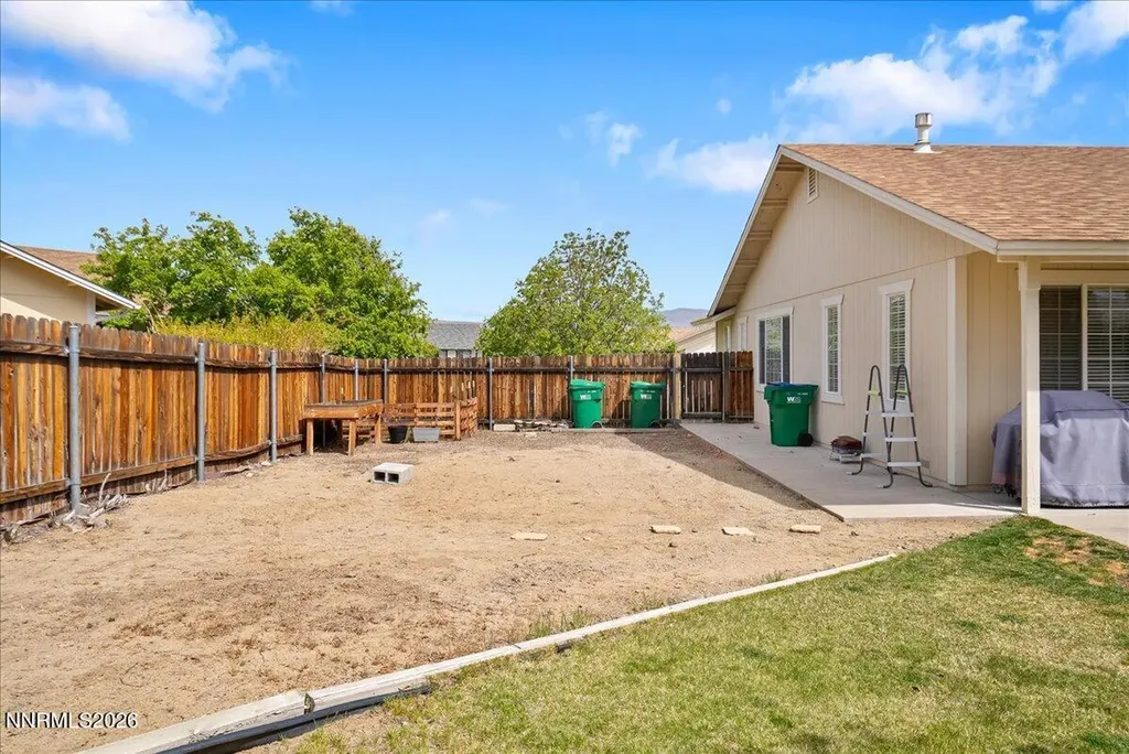 1053 Turtledove Sparks NV 89441
