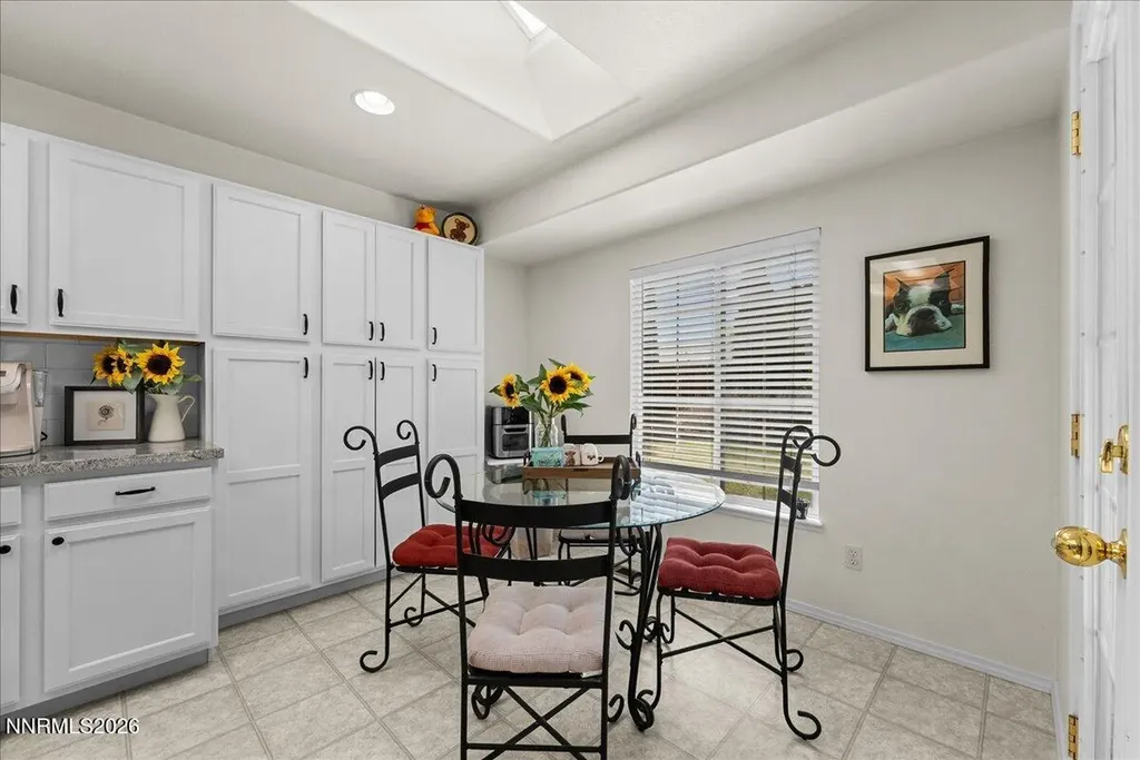 1053 Turtledove Sparks NV 89441