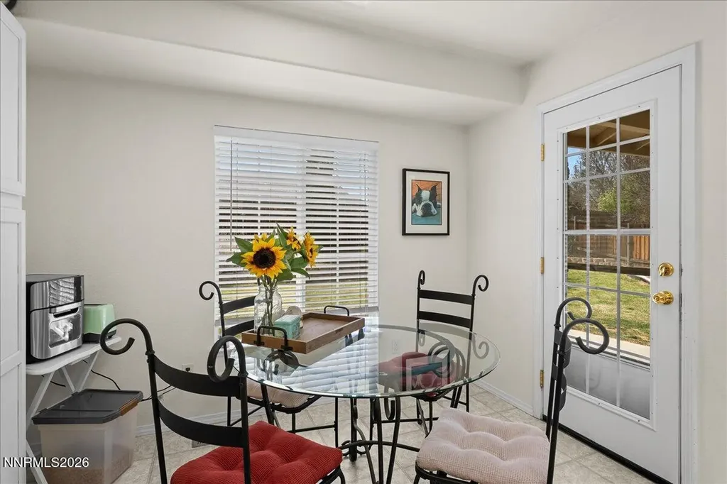 1053 Turtledove Sparks NV 89441