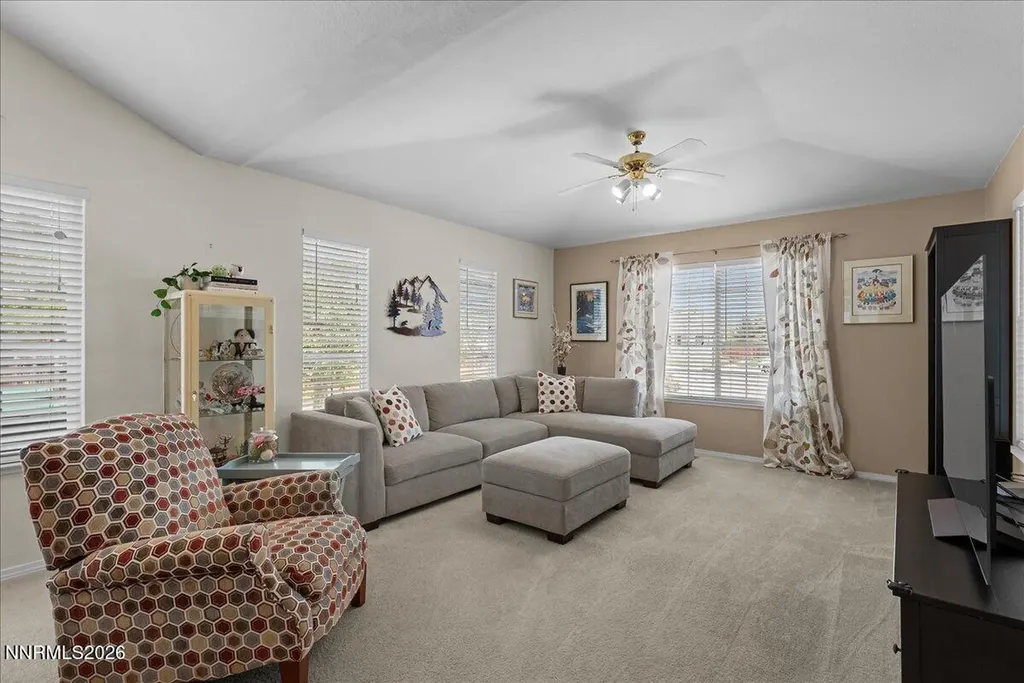 1053 Turtledove Sparks NV 89441
