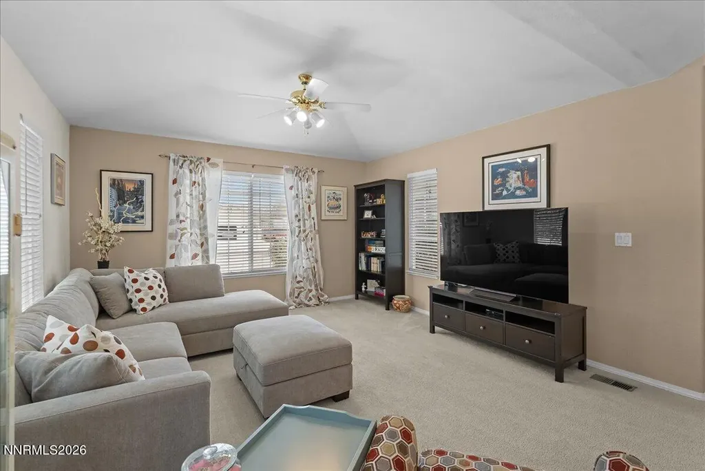 1053 Turtledove Sparks NV 89441