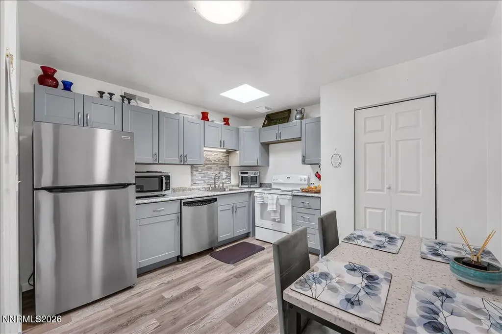 1052 Baywood Sparks NV 89434