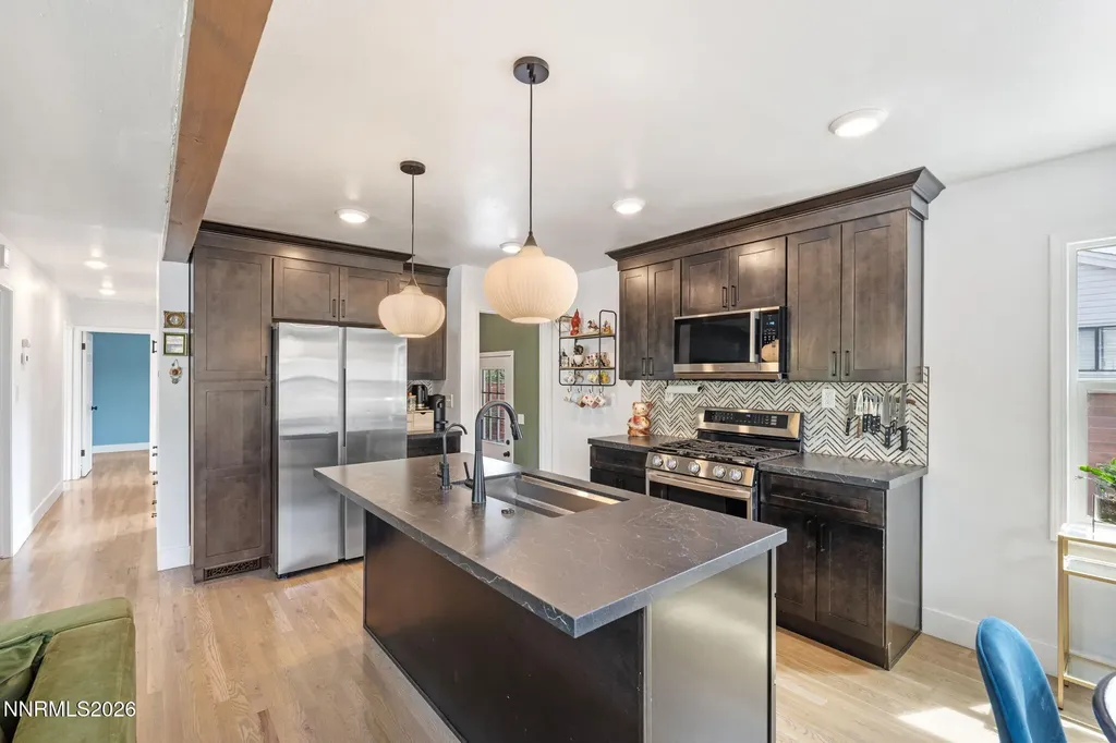 1530 Elmcrest Reno NV 89503
