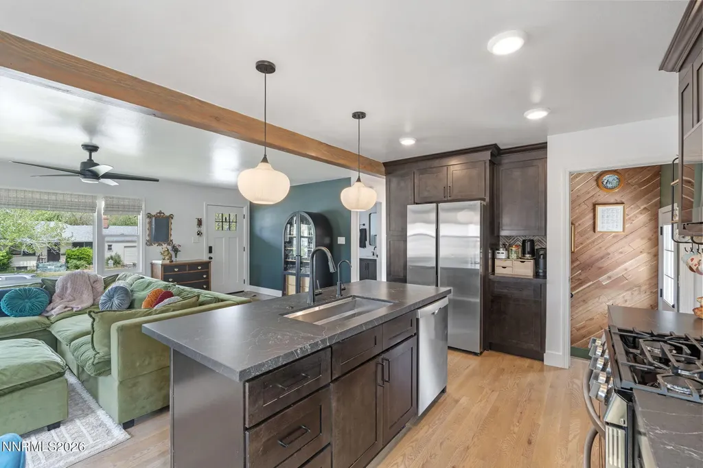 1530 Elmcrest Reno NV 89503