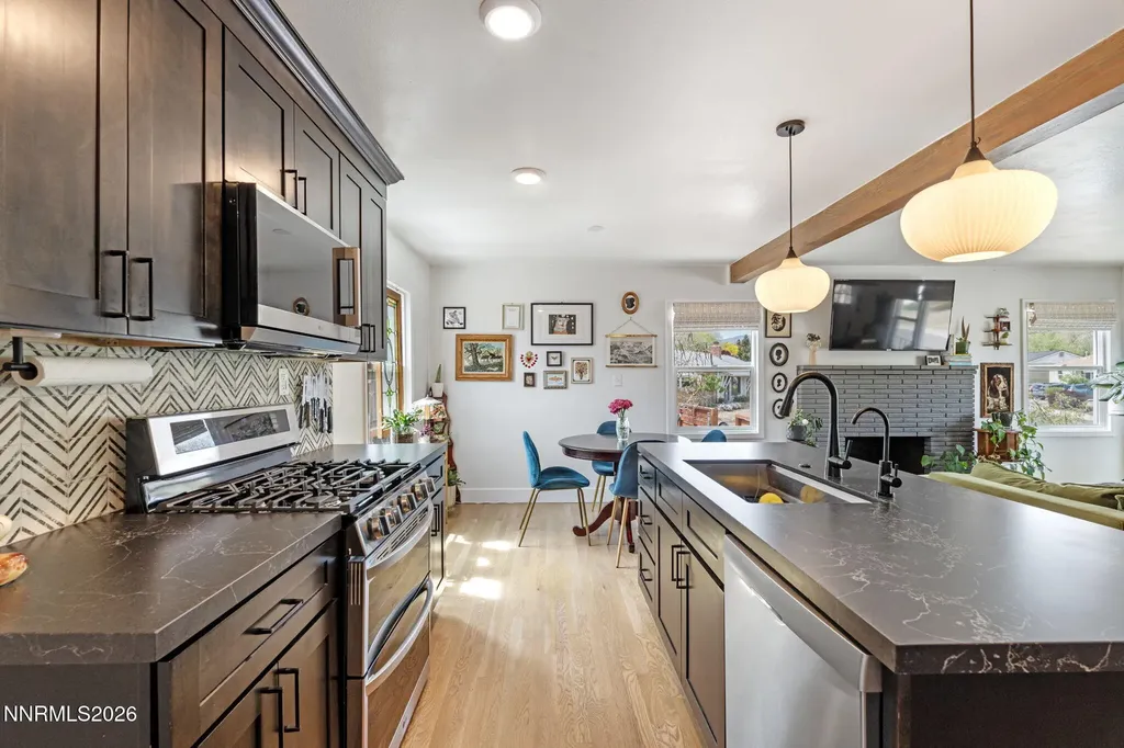 1530 Elmcrest Reno NV 89503