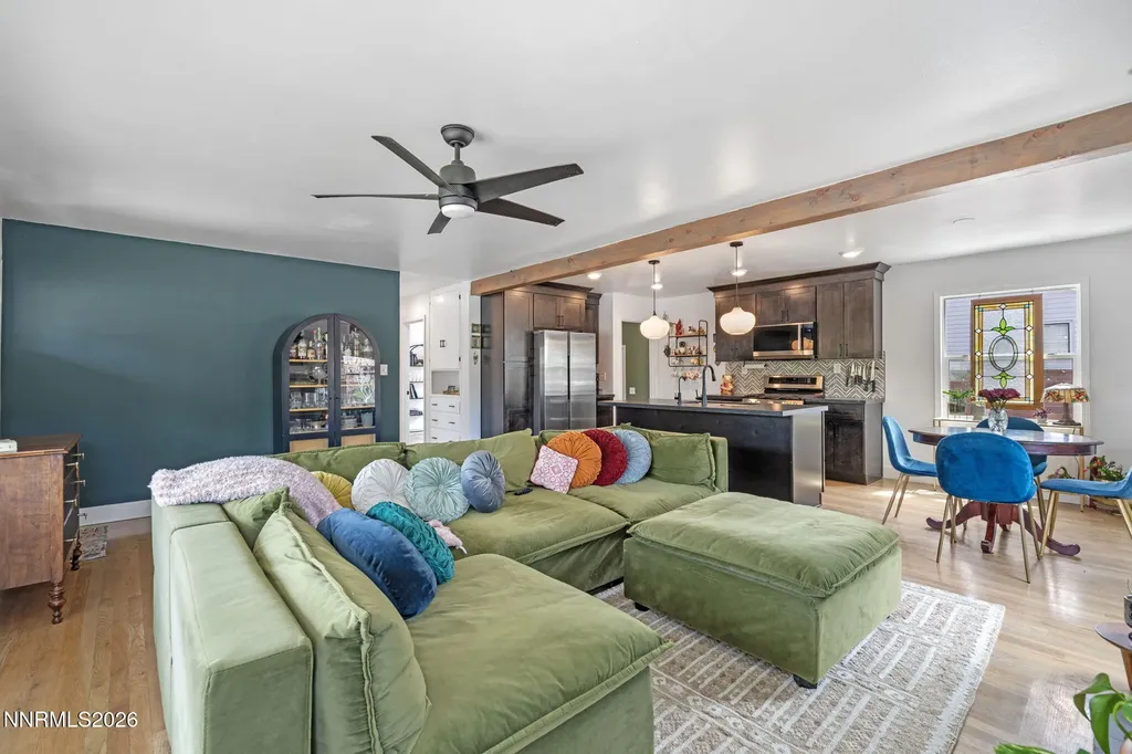 1530 Elmcrest Reno NV 89503