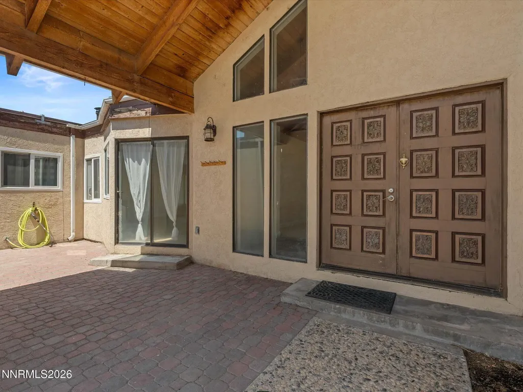 5200 Range Land Reno NV 89510