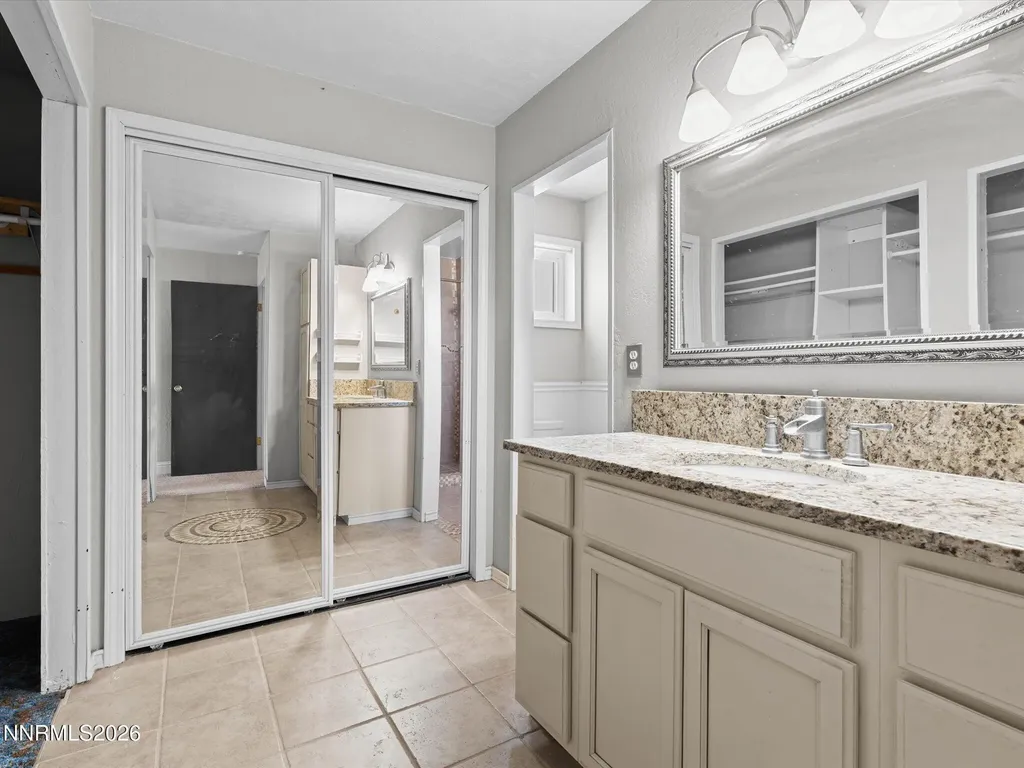 5200 Range Land Reno NV 89510