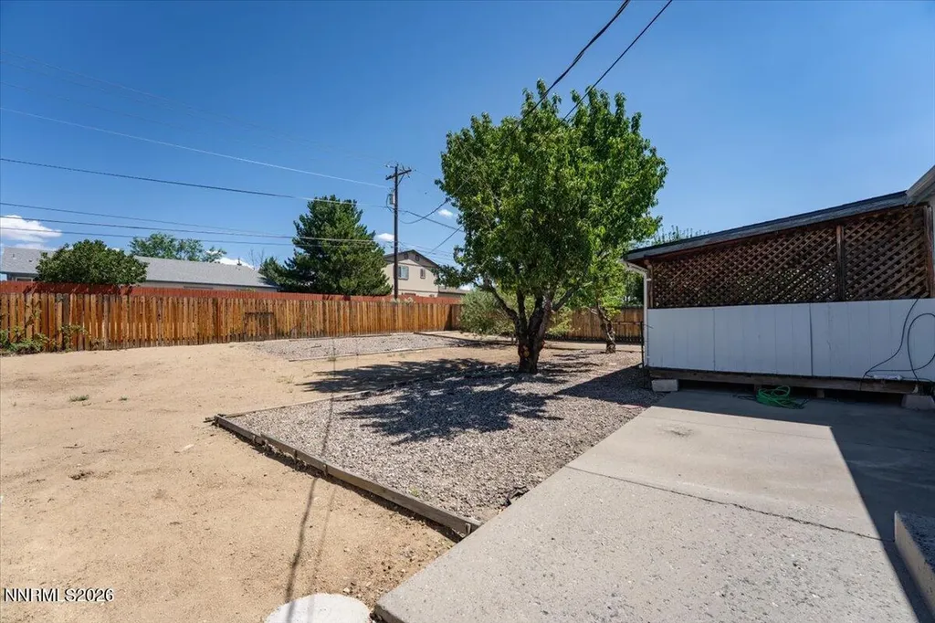 17235 Waxwing Reno NV 89508