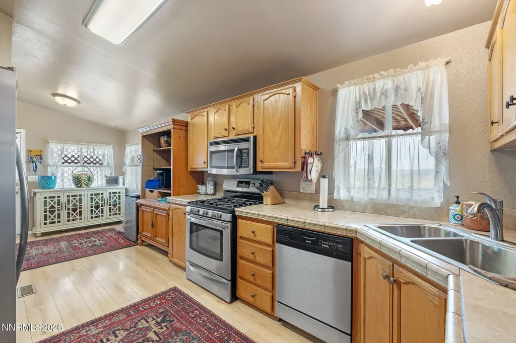 4790 Skyline Silver Springs NV 89429