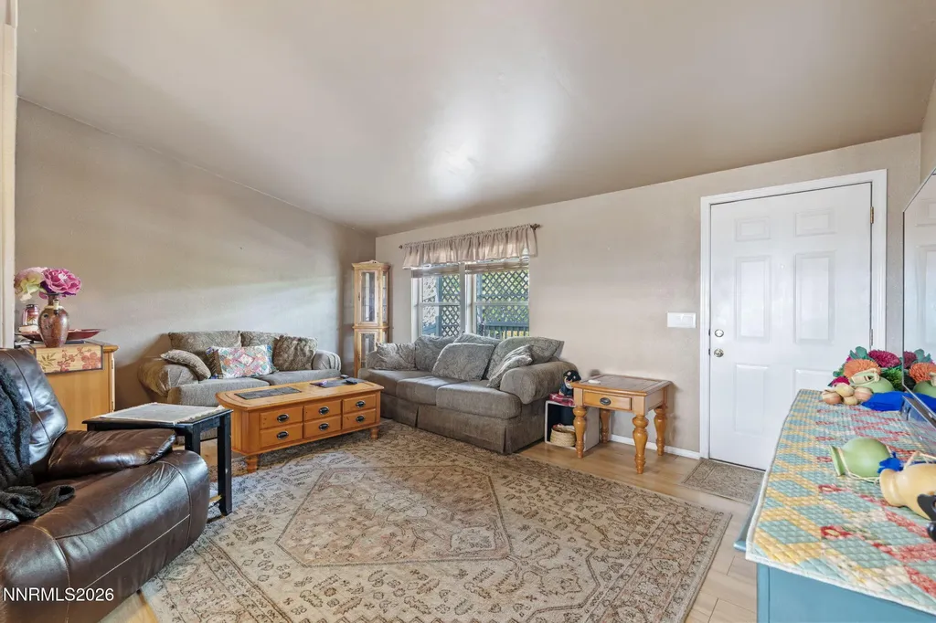 4790 Skyline Silver Springs NV 89429