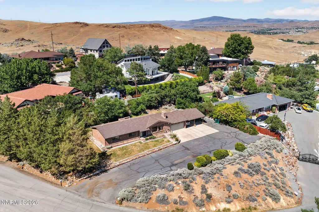 5505 Point View Sparks NV 89431