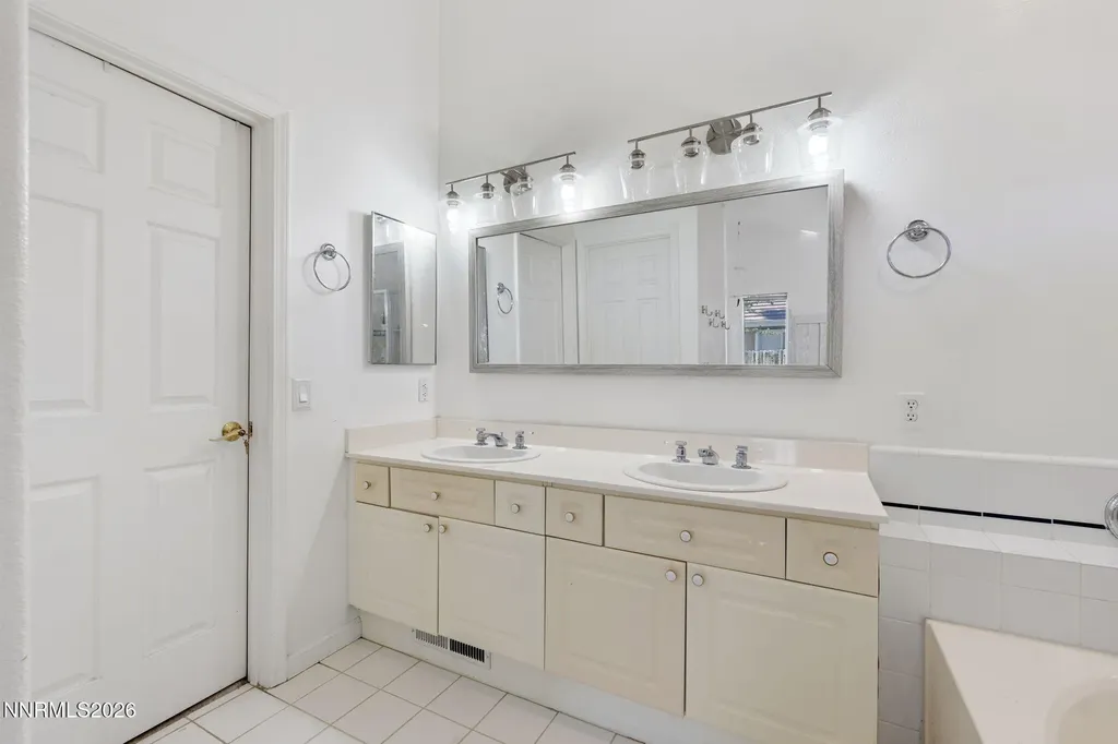5355 Mesa Verde Sparks NV 89436