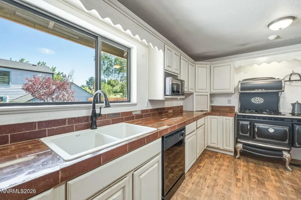 1360 Clough Reno NV 89509