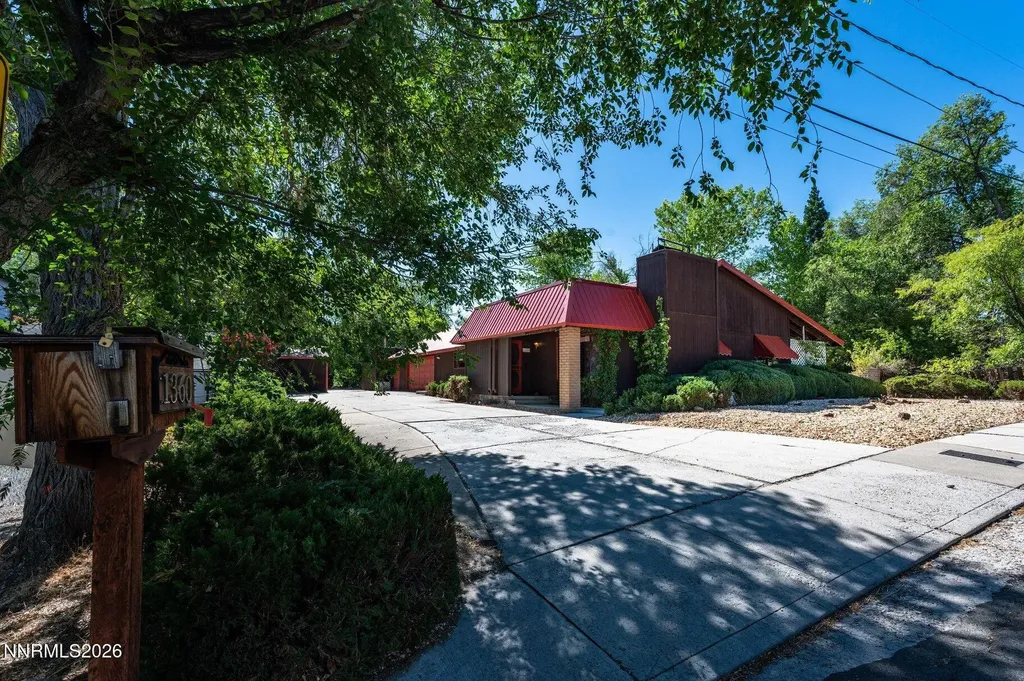 1360 Clough Reno NV 89509