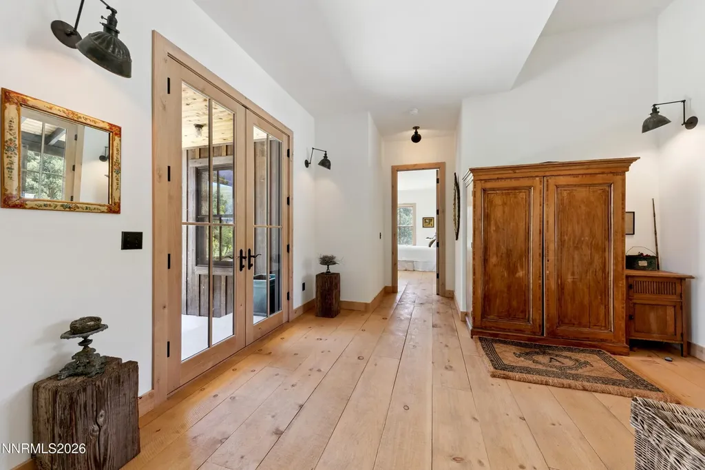 921 Karnes Gardnerville NV 89410