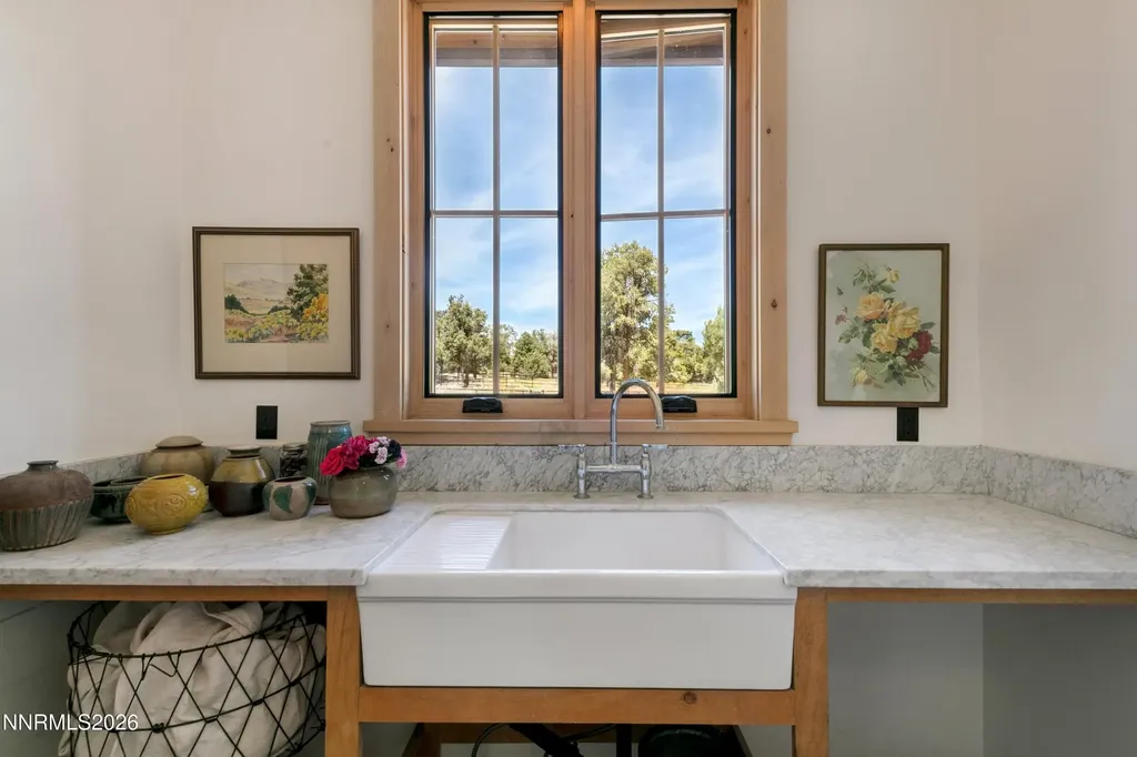 921 Karnes Gardnerville NV 89410