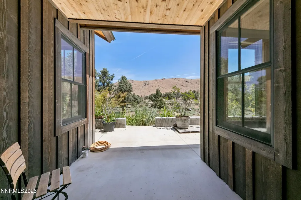 921 Karnes Gardnerville NV 89410