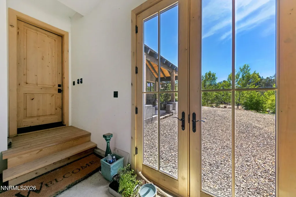 921 Karnes Gardnerville NV 89410