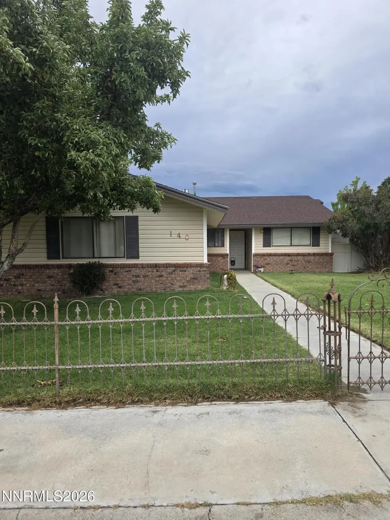 140 Aurora Hawthorne NV 89415
