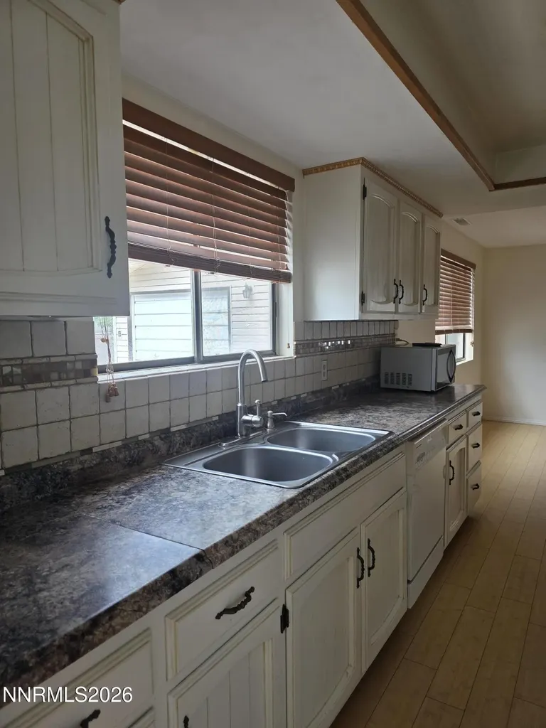 140 Aurora Hawthorne NV 89415