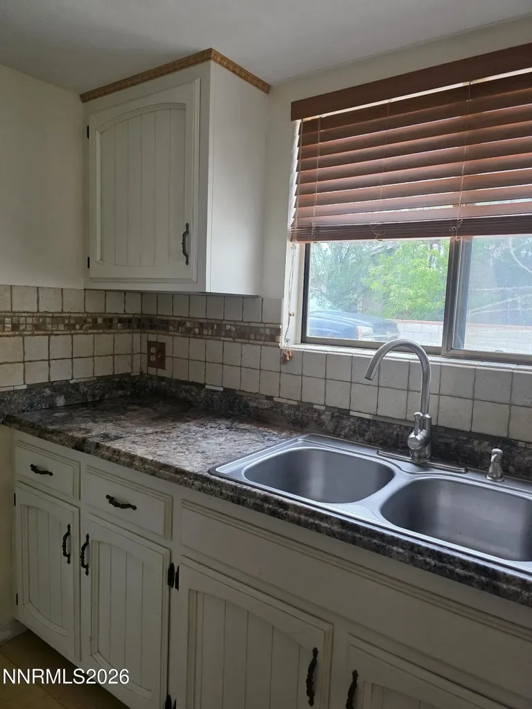 140 Aurora Hawthorne NV 89415