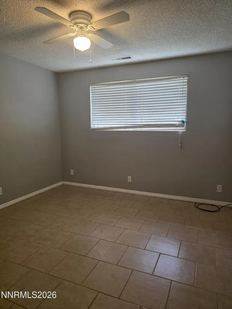 140 Aurora Hawthorne NV 89415