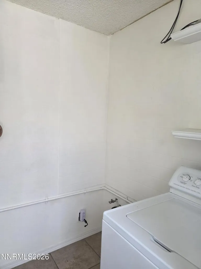 140 Aurora Hawthorne NV 89415