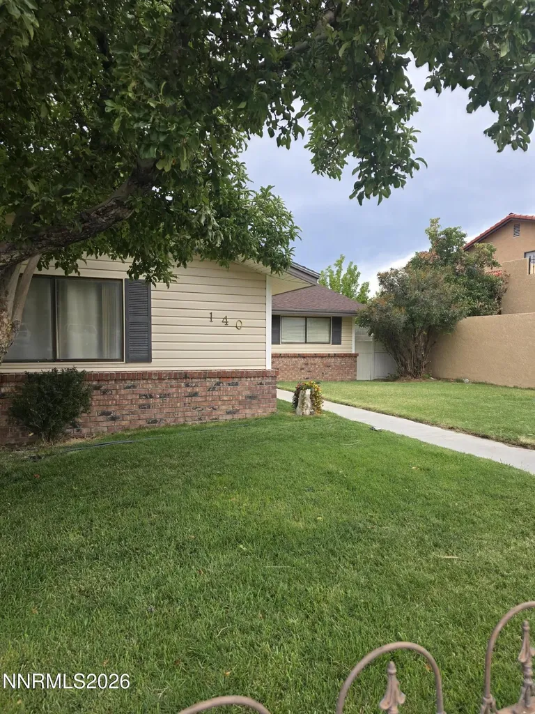 140 Aurora Hawthorne NV 89415