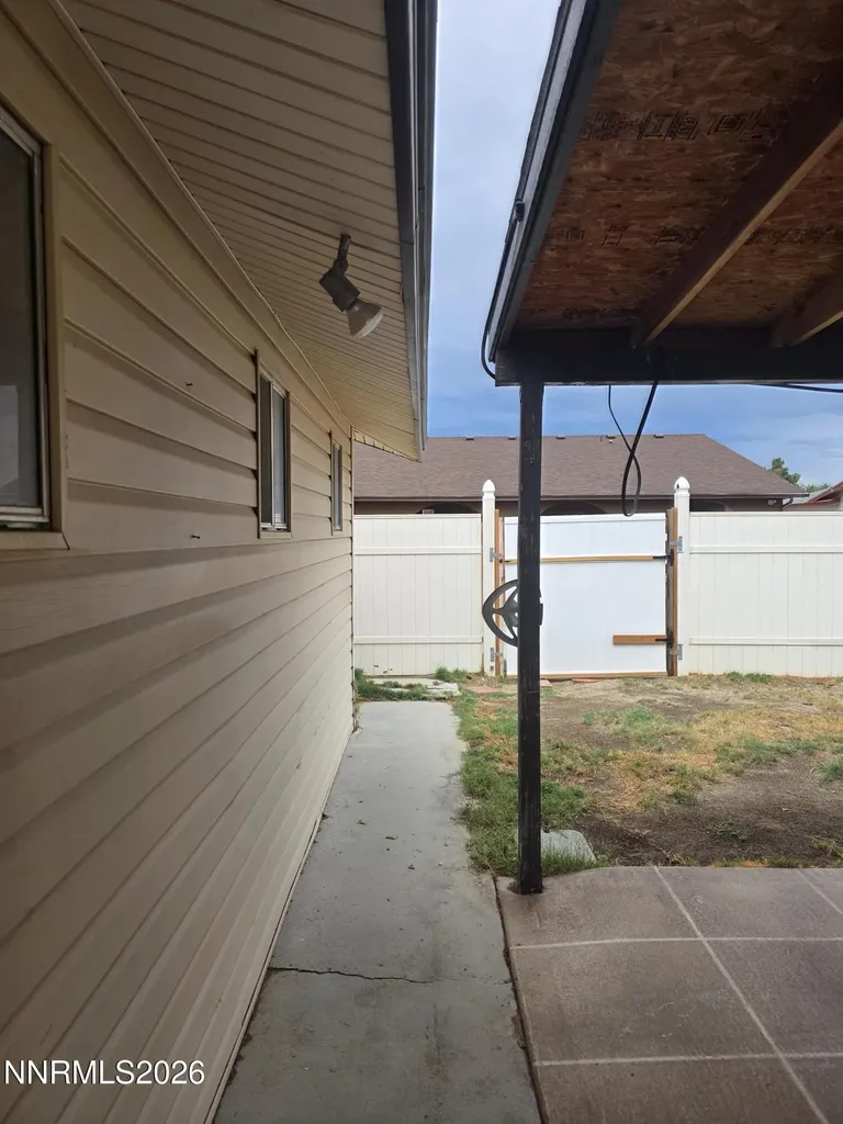 140 Aurora Hawthorne NV 89415