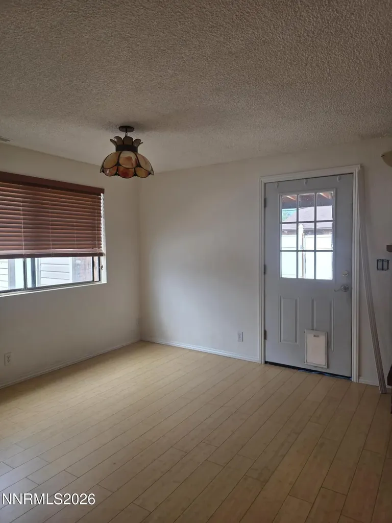 140 Aurora Hawthorne NV 89415
