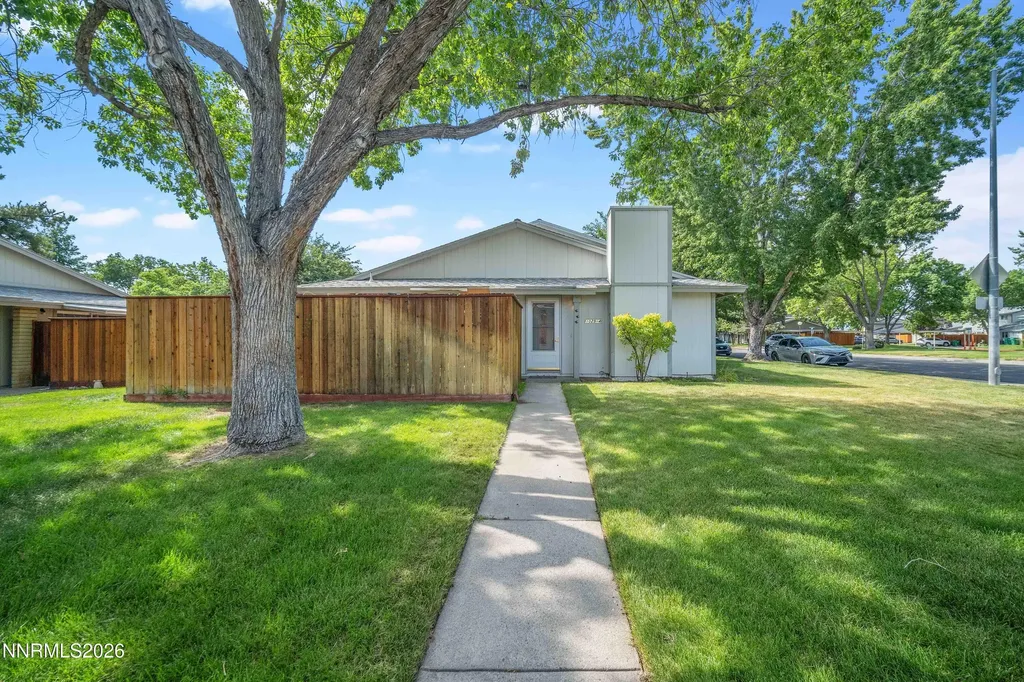 1029 Brooktree Sparks NV 89434