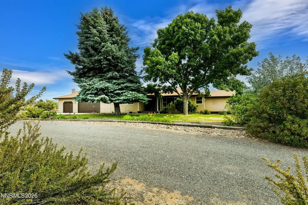 1565 Shirley Minden NV 89423