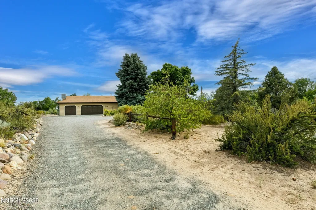 1565 Shirley Minden NV 89423